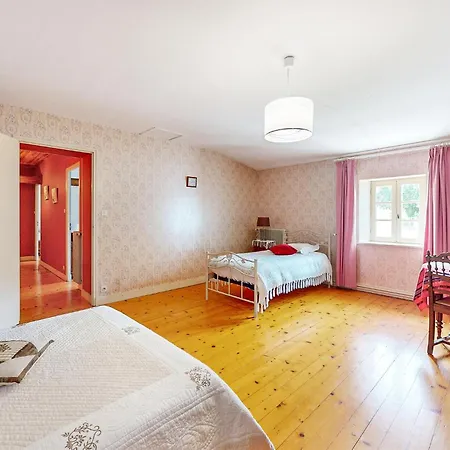 3 Bedroom Pet Friendly In Ligne * Ligne (Charente)
